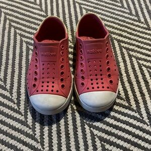 Natives kid shoes size 8 pink with green detail